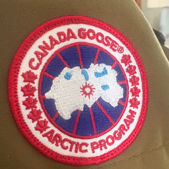 Canadian Goose Olive Green Parka-women's L - Picture 6 of 14